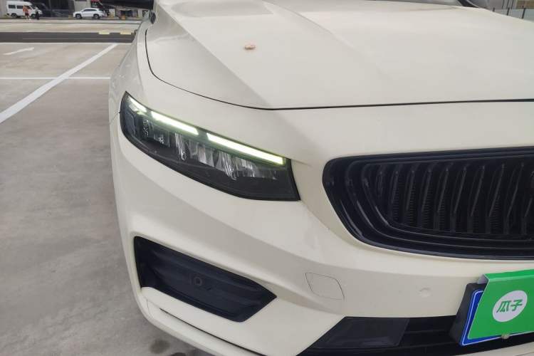 Used Geely Auto Preface 2021 Revised Version 2.0TD Luxury Edition Right Front Headlight
