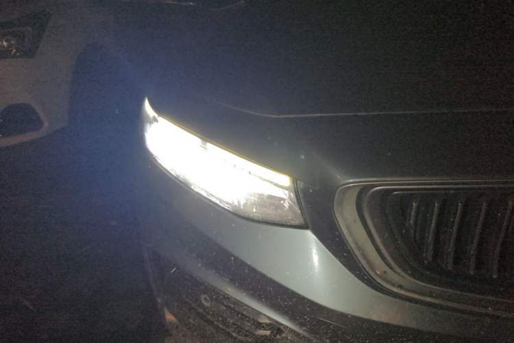 Used Geely Auto Preface 2021 Revised Version 2.0TD Luxury Edition Right Front Headlight