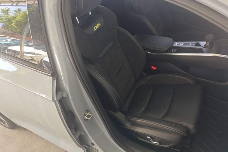 Used Geely Auto Preface 2021 2.0TD Space-Time Edition Starry Celestial Right Front Seat
