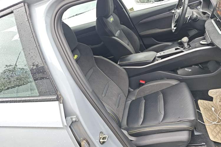 Used Geely Auto Preface 2021 2.0TD Space-Time Edition Hao Yue Right Front Seat