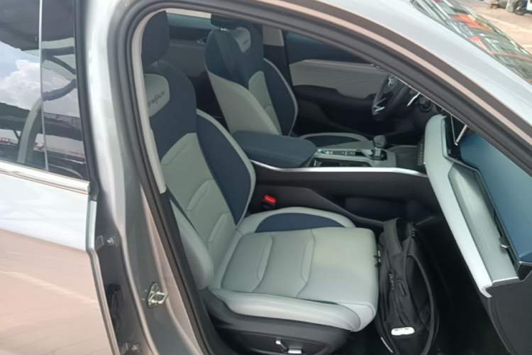 Used Geely Auto Preface 2021 2.0TD Flagship Edition Right Front Seat