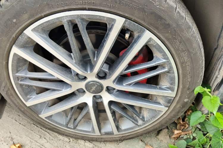Used Geely Auto Preface 2021 Revised Version 2.0TD Luxury Edition Right Front Wheel Hub