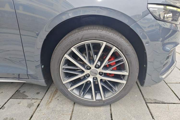 Used Geely Auto Preface 2021 2.0TD Luxury Version Right Front Wheel Hub