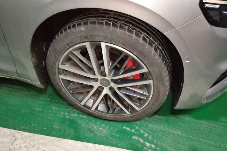 Used Geely Auto Preface 2021 Revised Version 2.0TD Luxury Edition Right Front Wheel Hub