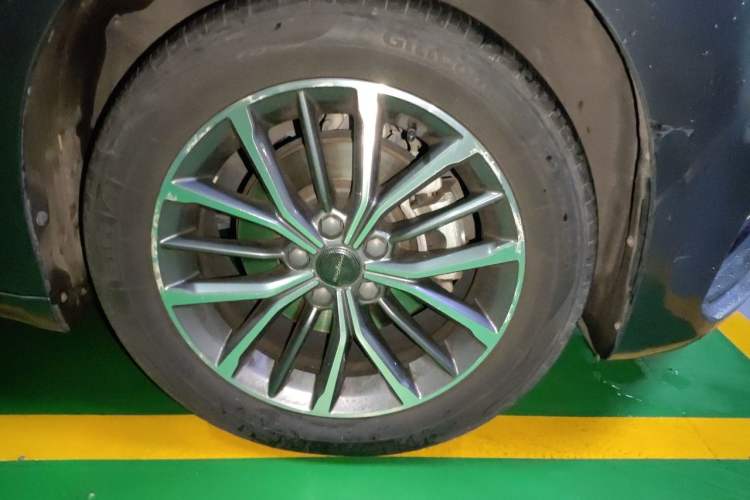 Used Geely Auto Preface 2021 2.0TD Luxury Version Right Front Wheel Hub