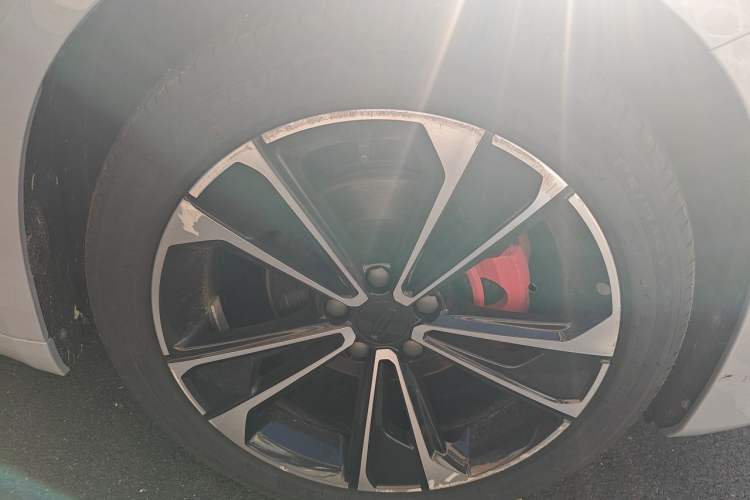 Used Geely Auto Preface 2021 2.0TD Space-Time Edition Starry Celestial Right Front Wheel Hub