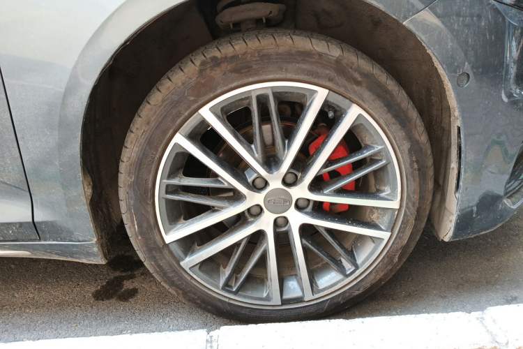 Used Geely Auto Preface 2021 2.0TD Luxury Version Right Front Wheel Hub