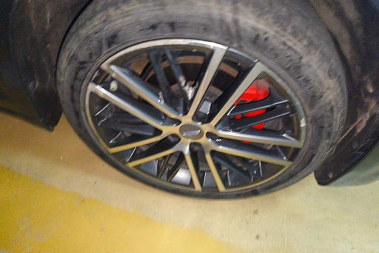 Used Geely Auto Preface 2021 Revised Version 2.0TD Luxury Edition Right Front Wheel Hub