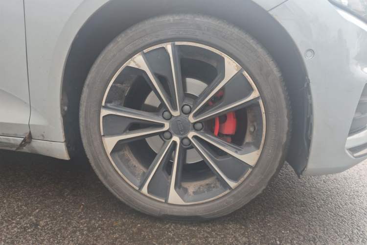 Used Geely Auto Preface 2021 2.0TD Space-Time Edition Starry Celestial Right Front Wheel Hub