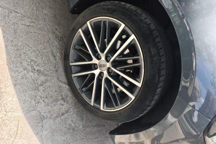 Used Geely Auto Preface 2021 2.0TD Luxury+ Version Right Front Wheel Hub