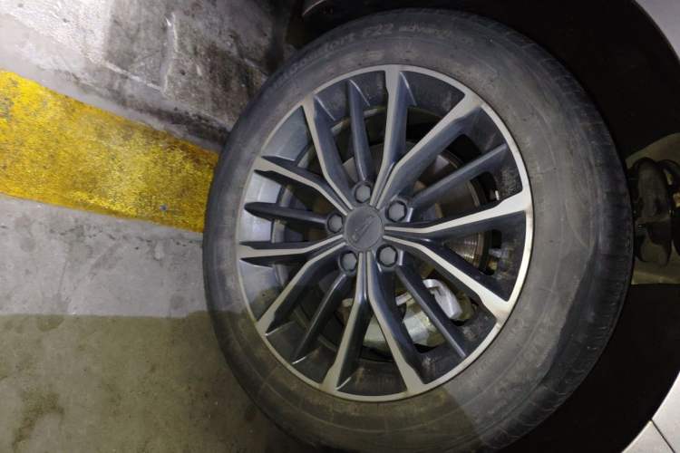 Used Geely Auto Preface 2021 2.0TD Luxury Version Right Front Wheel Hub