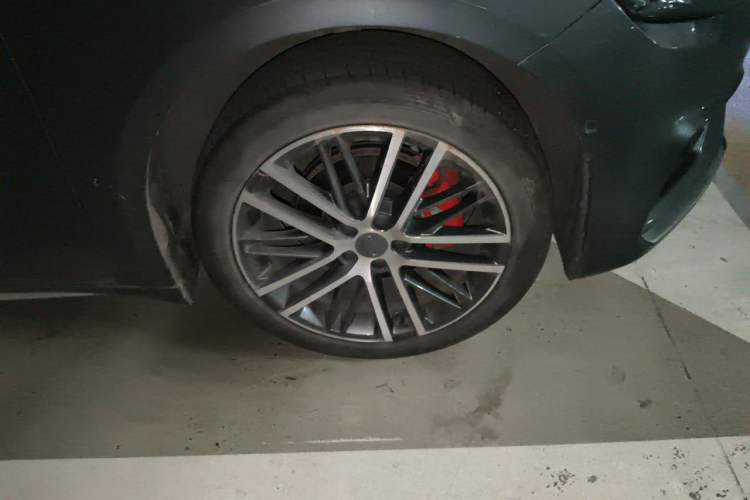 Used Geely Auto Preface 2021 Revised Version 2.0TD Luxury Edition Right Front Wheel Hub