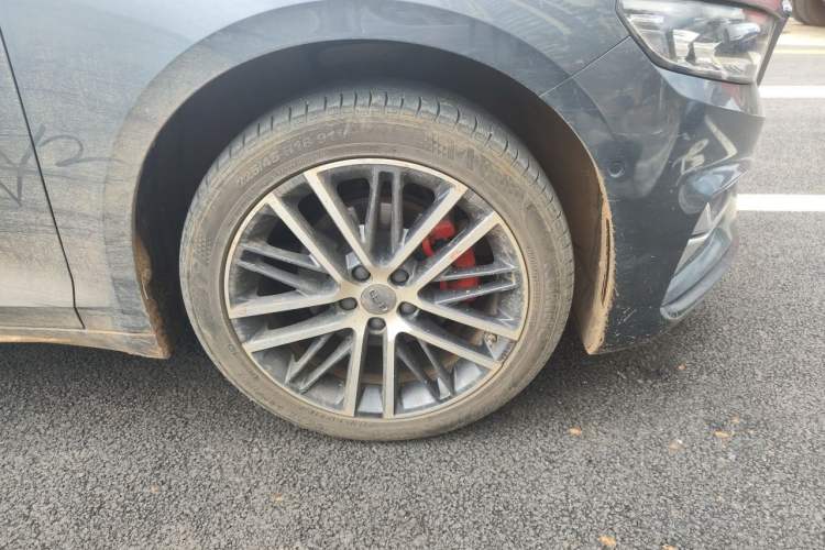 Used Geely Auto Preface 2021 Revised Version 2.0TD Luxury Edition Right Front Wheel Hub