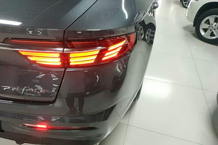 Used Geely Auto Preface 2021 Revised Version 2.0TD Luxury Edition Right Rear Taillight