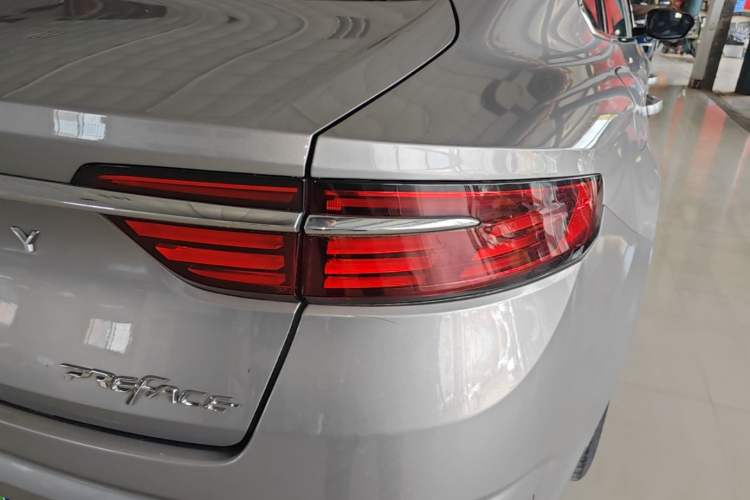 Used Geely Auto Preface 2021 Revised Version 2.0TD Luxury Edition Right Rear Taillight
