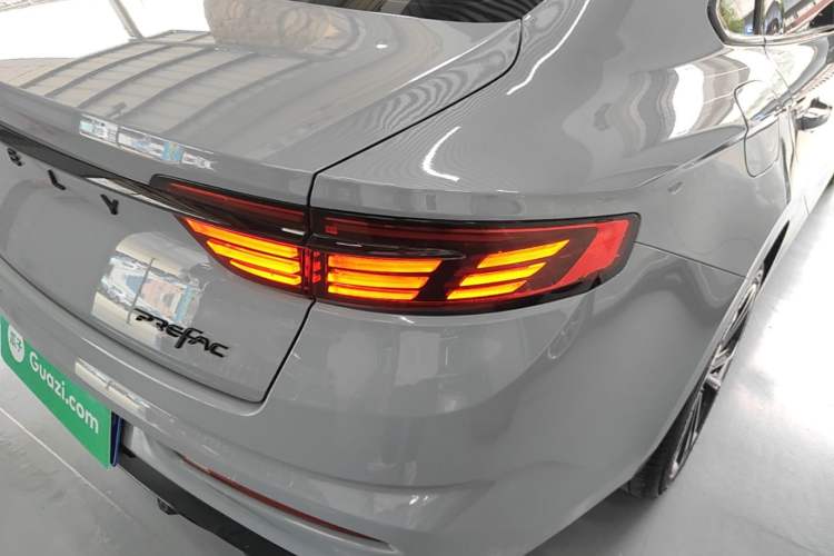 Used Geely Auto Preface 2021 2.0TD Space-Time Edition Hao Yue Right Rear Taillight
