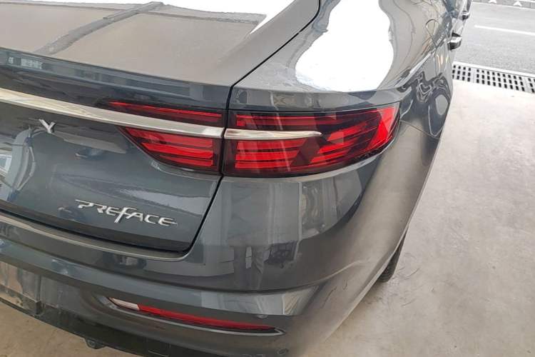 Used Geely Auto Preface 2021 Revised Version 2.0TD Luxury Edition Right Rear Taillight