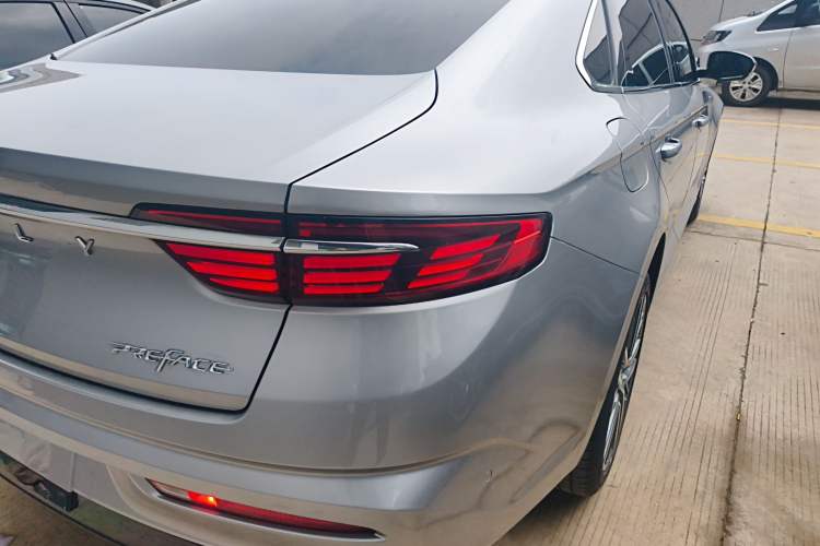 Used Geely Auto Preface 2021 Revised Version 2.0TD Luxury Edition Right Rear Taillight