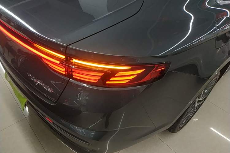Used Geely Auto Preface 2021 Revised Version 2.0TD Luxury Edition Right Rear Taillight