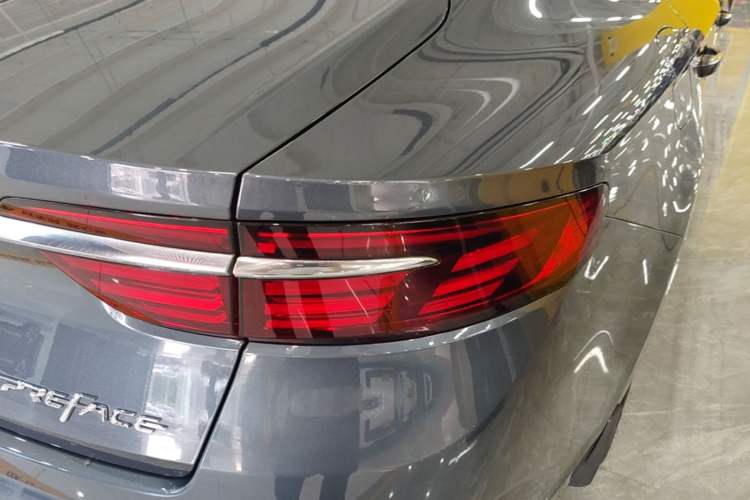 Used Geely Auto Preface 2021 2.0TD Luxury Version Right Rear Taillight