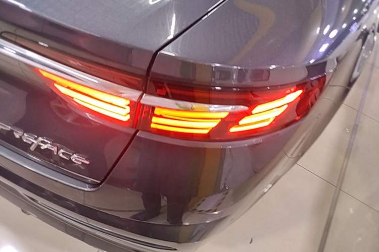 Used Geely Auto Preface 2021 2.0TD Luxury Version Right Rear Taillight