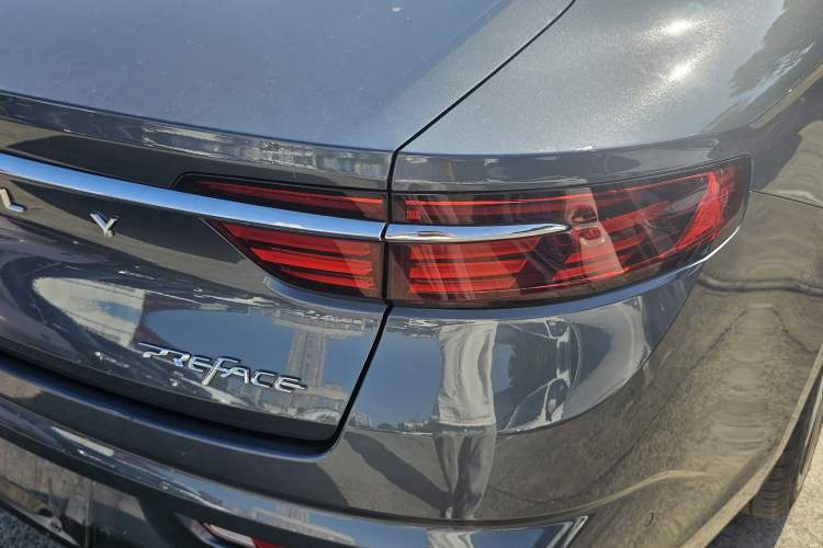 Used Geely Auto Preface 2021 Revised Version 2.0TD Luxury Edition Right Rear Taillight