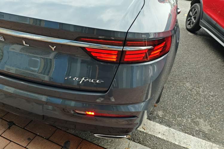 Used Geely Auto Preface 2021 Revised Version 2.0TD Luxury Edition Right Rear Taillight