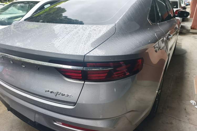 Used Geely Auto Preface 2021 2.0TD Luxury Version Right Rear Taillight