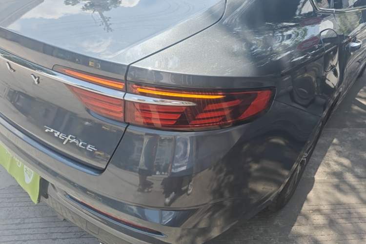 Used Geely Auto Preface 2021 2.0TD Luxury Version Right Rear Taillight