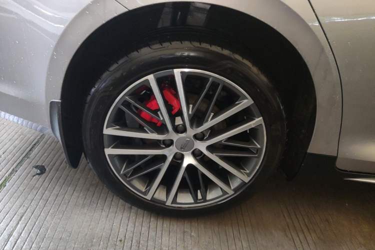 Used Geely Auto Preface 2021 Revised Version 2.0TD Luxury Edition Right Rear Wheel Hub