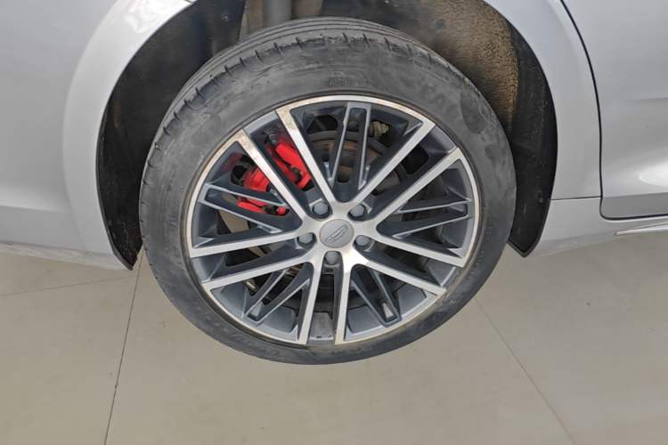 Used Geely Auto Preface 2021 Revised Version 2.0TD Luxury Edition Right Rear Wheel Hub