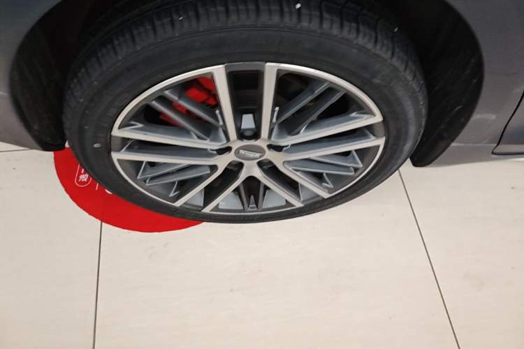 Used Geely Auto Preface 2021 Revised Version 2.0TD Luxury Edition Right Rear Wheel Hub
