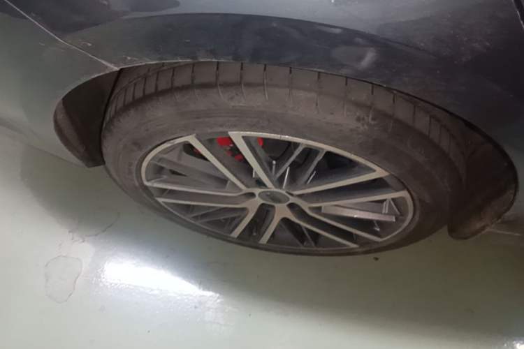 Used Geely Auto Preface 2021 Revised Version 2.0TD Luxury Edition Right Rear Wheel Hub