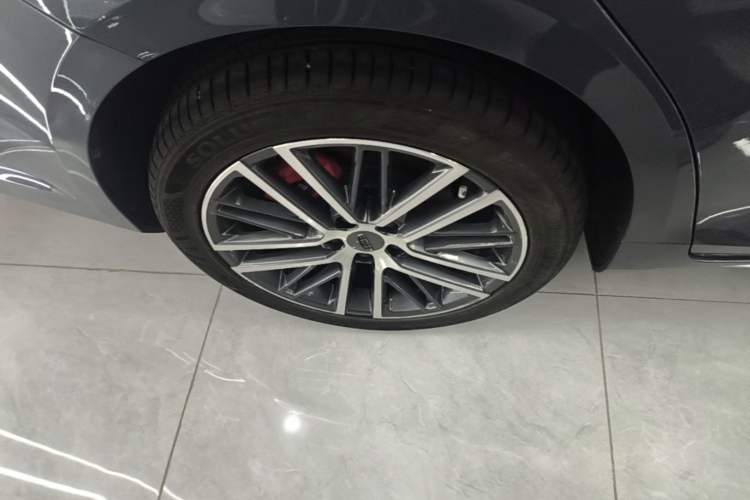 Used Geely Auto Preface 2021 Revised Version 2.0TD Luxury Edition Right Rear Wheel Hub