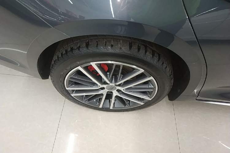 Used Geely Auto Preface 2021 Revised Version 2.0TD Luxury Edition Right Rear Wheel Hub