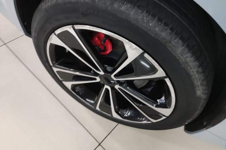 Used Geely Auto Preface 2021 2.0TD Space-Time Edition Starry Celestial Right Rear Wheel Hub