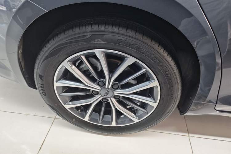 Used Geely Auto Preface 2021 2.0TD Luxury Version Right Rear Wheel Hub
