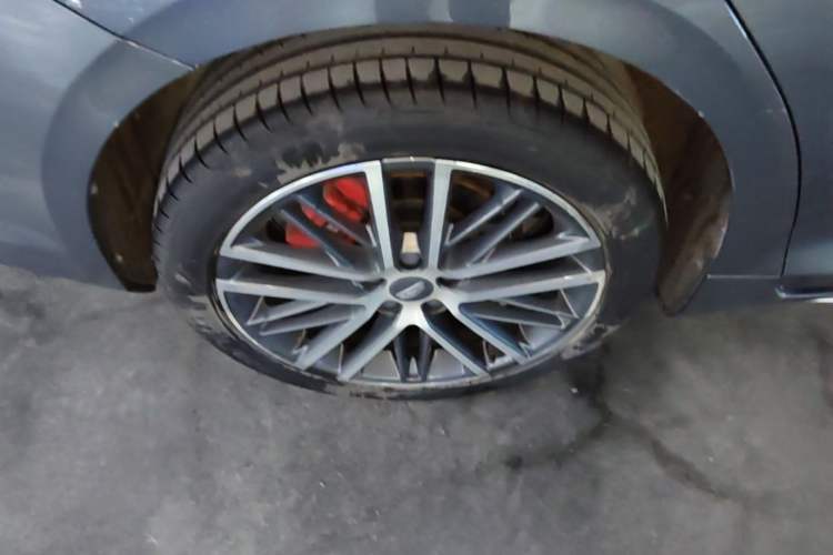 Used Geely Auto Preface 2021 Revised Version 2.0TD Luxury Edition Right Rear Wheel Hub