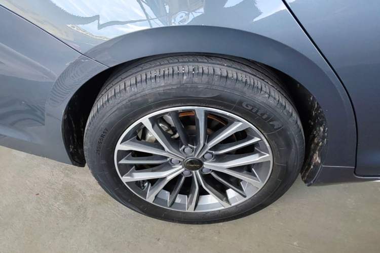 Used Geely Auto Preface 2021 2.0TD Luxury Version Right Rear Wheel Hub