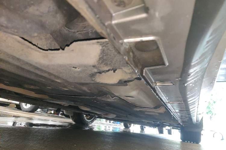 Used Geely Auto Preface 2021 Revised Version 2.0TD Luxury Edition Right Side Sill