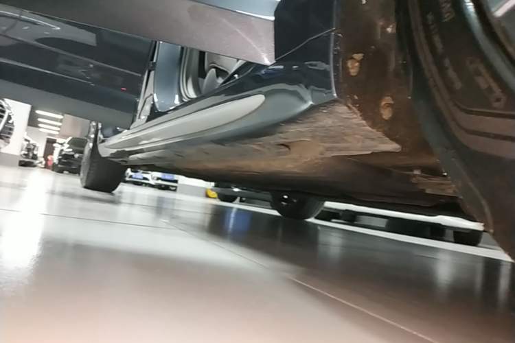 Used Geely Auto Preface 2021 Revised Version 2.0TD Luxury Edition Right Side Sill