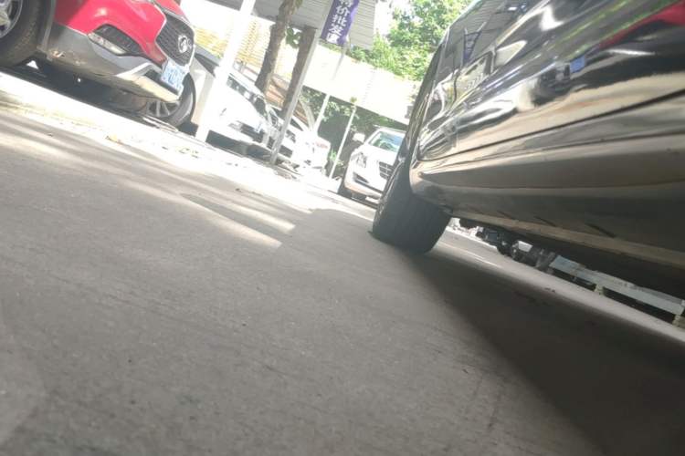 Used Geely Auto Preface 2021 2.0TD Luxury Version Right Side Sill
