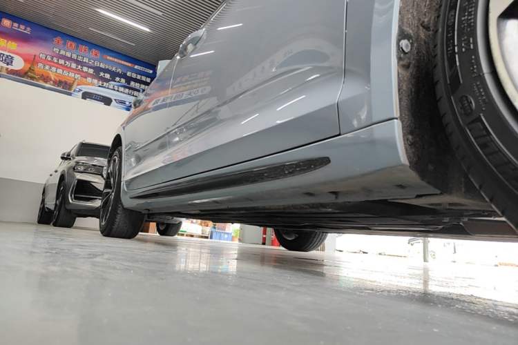 Used Geely Auto Preface 2021 2.0TD Space-Time Edition Hao Yue Right Side Sill