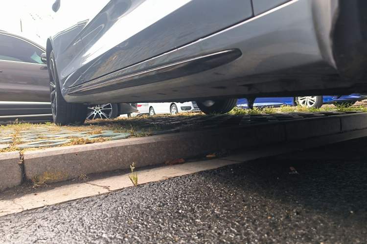 Used Geely Auto Preface 2021 2.0TD Space-Time Edition Hao Yue Right Side Sill