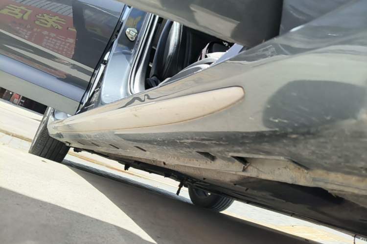 Used Geely Auto Preface 2021 2.0TD Luxury Version Right Side Sill