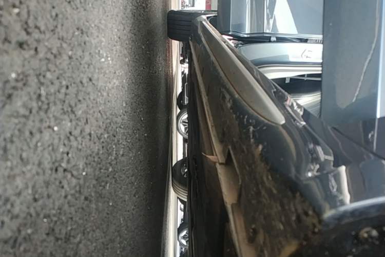 Used Geely Auto Preface 2021 2.0TD Luxury Version Right Side Sill