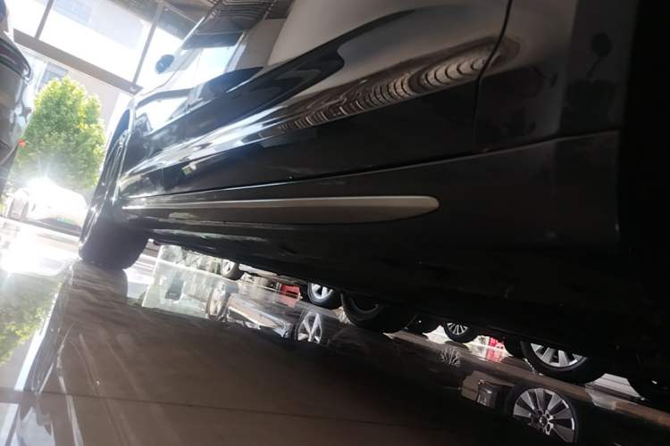 Used Geely Auto Preface 2021 2.0TD Luxury Version Right Side Sill