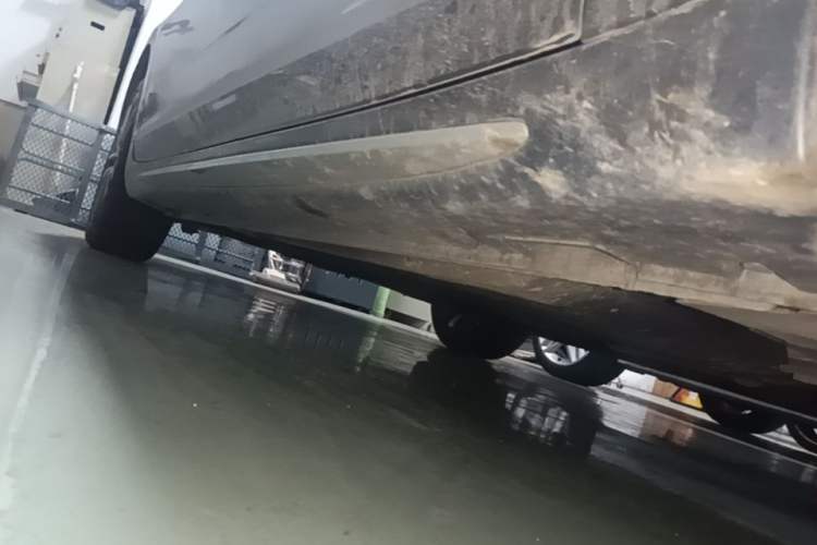 Used Geely Auto Preface 2021 Revised Version 2.0TD Luxury Edition Right Side Sill
