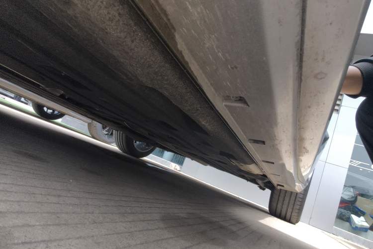 Used Geely Auto Preface 2021 Revised Version 2.0TD Luxury Edition Right Side Sill