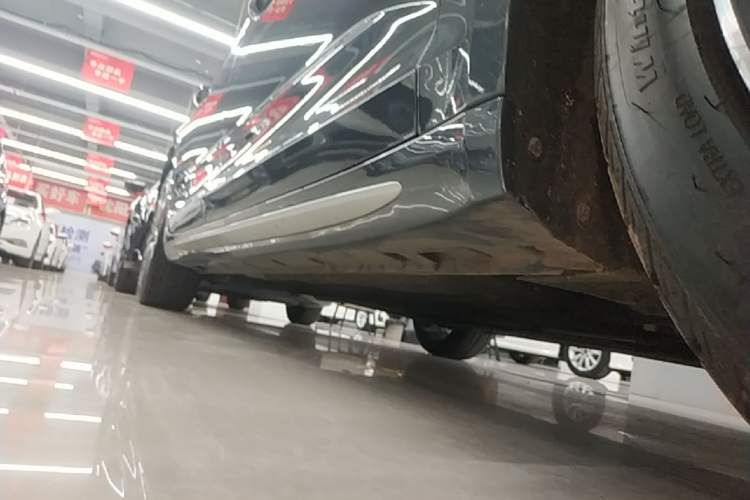 Used Geely Auto Preface 2021 Revised Version 2.0TD Luxury Edition Right Side Sill